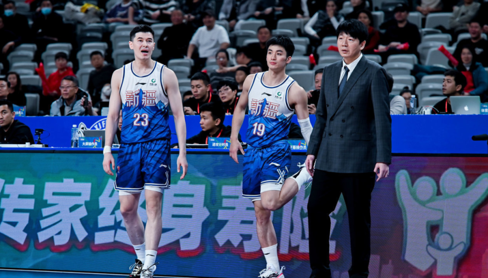 底特律活塞训练开放日，今晚造点机会引欢呼，CBA季后赛在即，纪律约束更严格的简单介绍